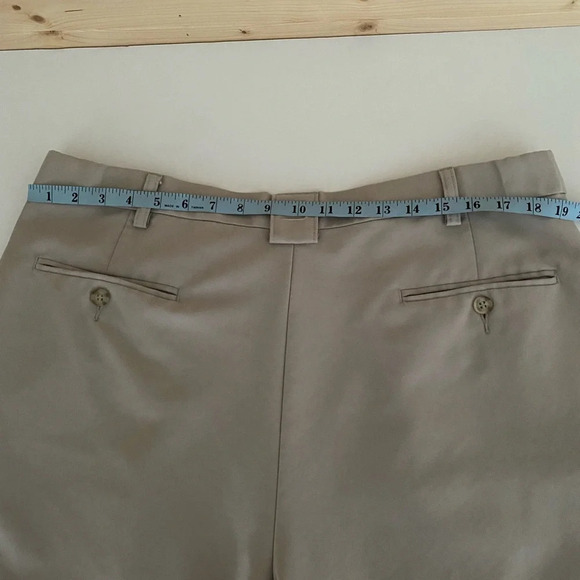 DOCKERS Golf Men’s 38" W Beige Pleated Front Belt Looped Shorts 9” Inseam - Picture 10 of 10